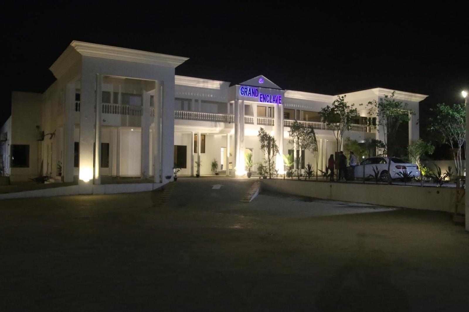 Grand Enclave