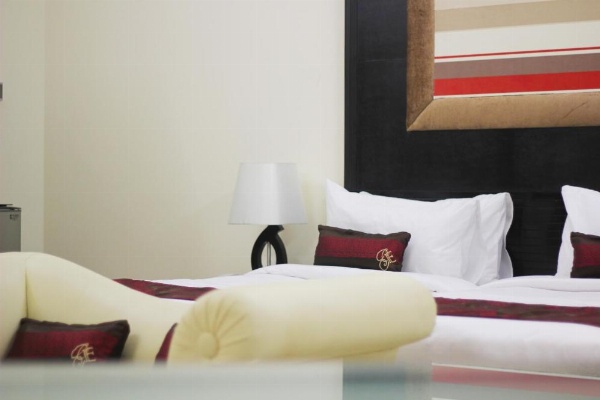 Grand Enclave image 35