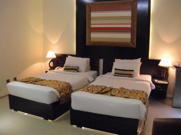 Grand Enclave image 39