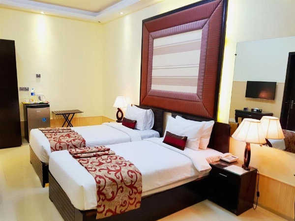 Grand Enclave image 40