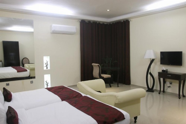 Grand Enclave image 47