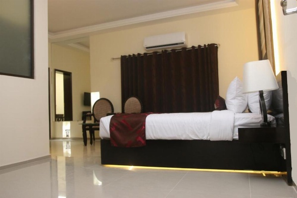 Grand Enclave image 49