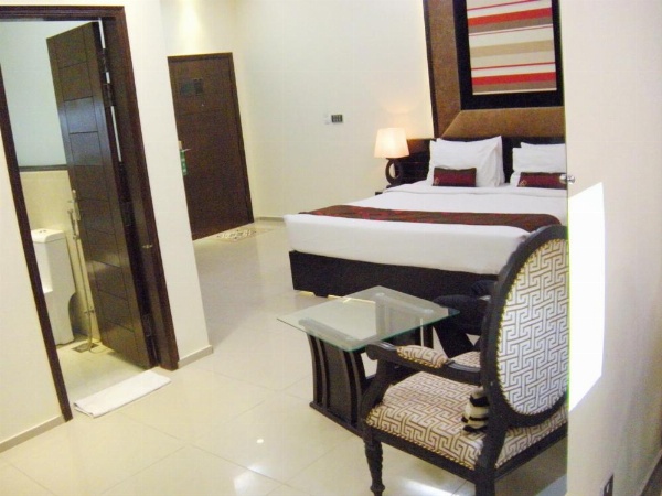 Grand Enclave image 51